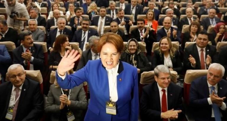 Μεράλ Ακσενέρ: Η «λύκαινα» που τρέμει ο Ερντογάν (εικόνες,βίντεο)
